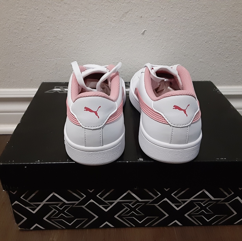 Puma - Picture 4 of 4